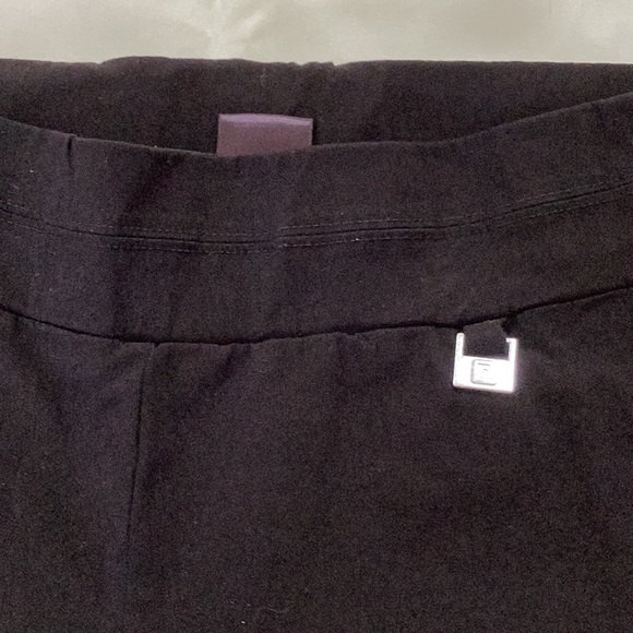 Rafaella pull on Capris - Picture 3 of 11